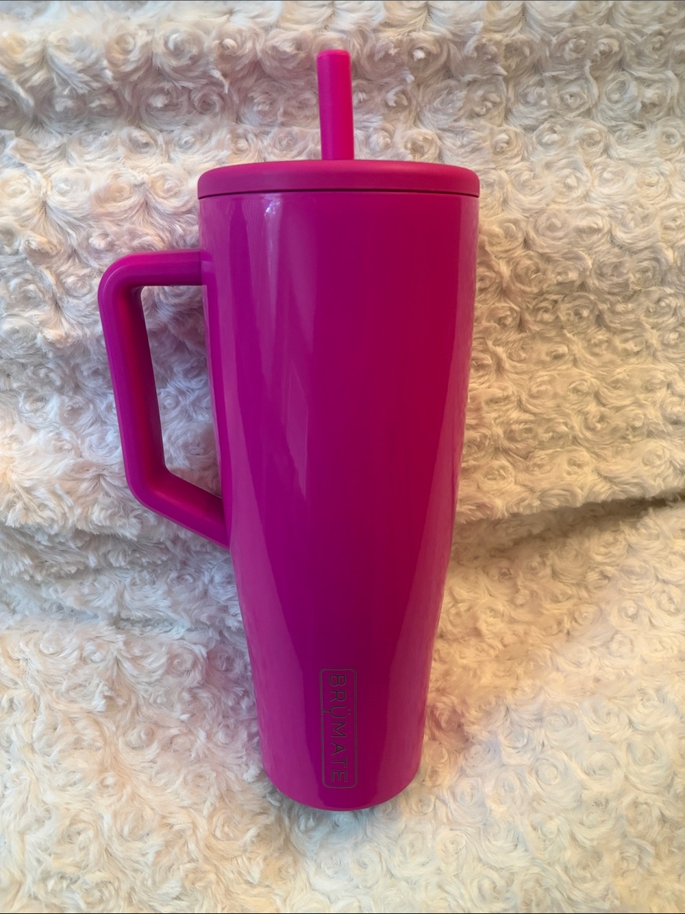 Brumate Vivid Magenta 40 oz Era